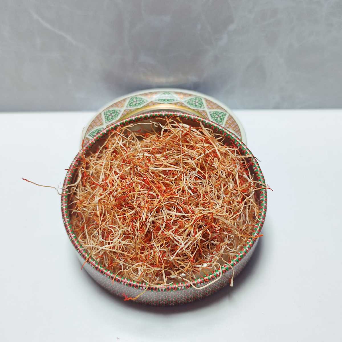 ظرف خاتم 5 گرم ریشه زعفران {نخ زرد}