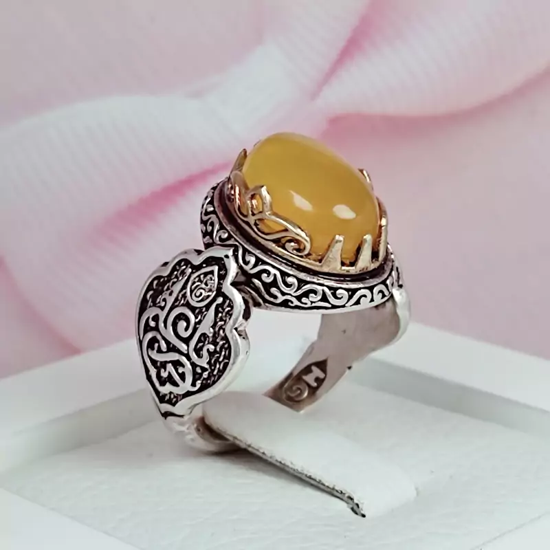 انگشتر مردانه عقیق زرد با رکاب حکاکی یاعلی