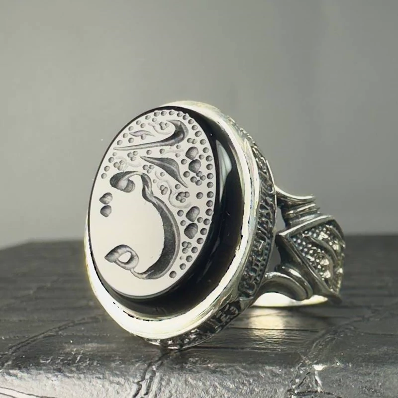 انگشتر مردانه نقره قلم‌زنی عقیق مشکی اصل