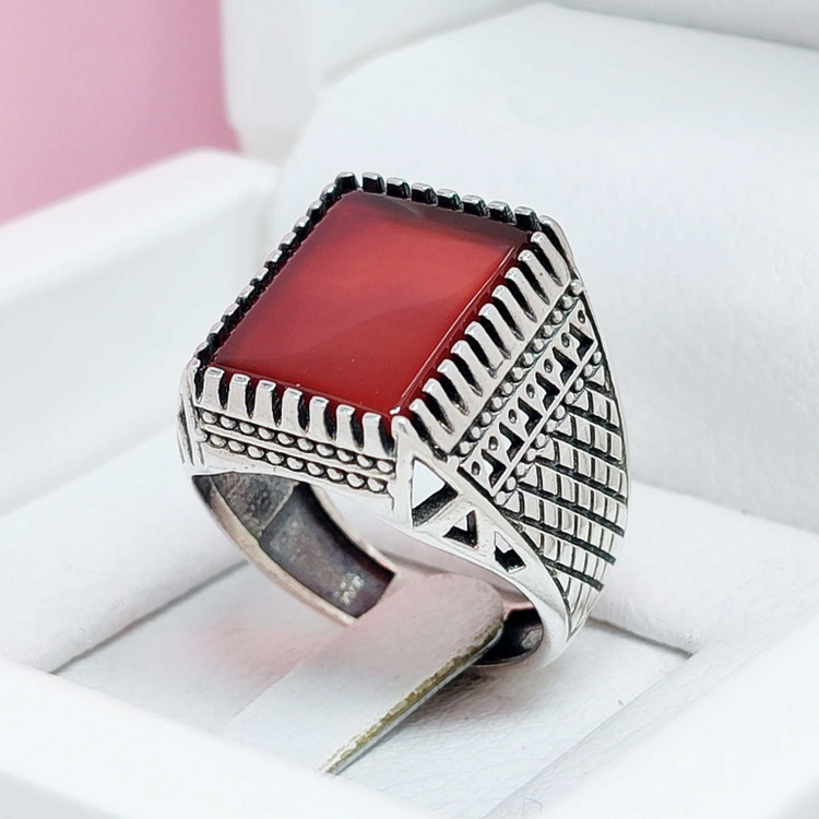 انگشتر مردانه عقیق سرخ خوش رنگ چهارگوش