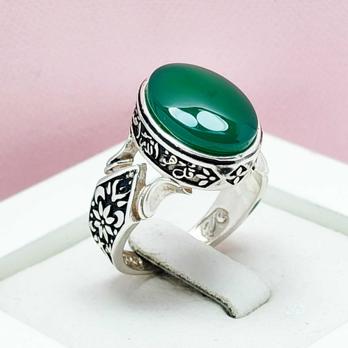 انگشتر مردانه نقره عقیق سبز قلمزنی یمن تراش