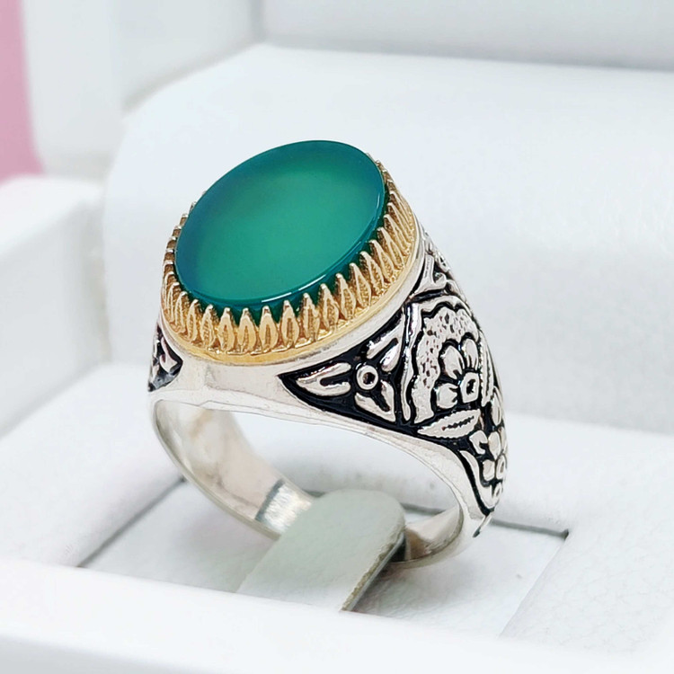 انگشتر مردانه نقره عقیق سبز خاص مدل قلم زنی