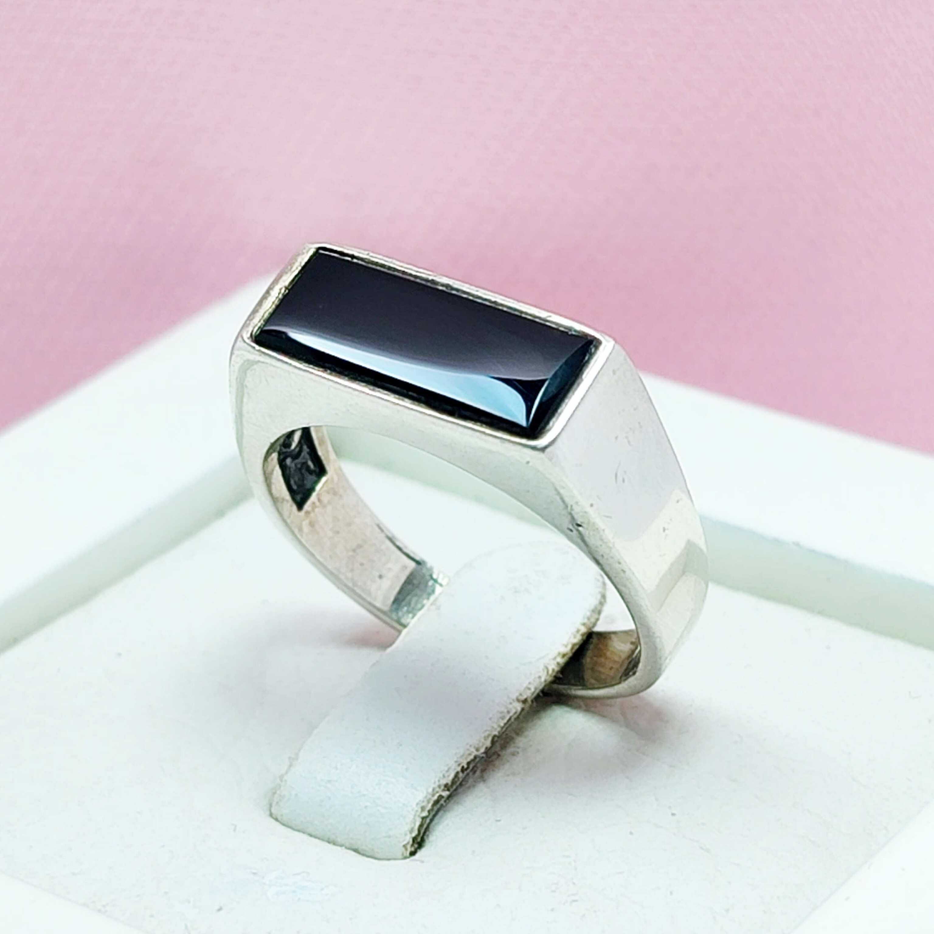 انگشتر عقیق سیاه چهارگوش شیک