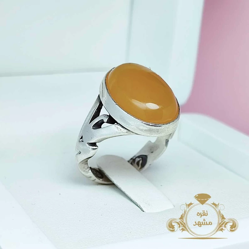 عقیق زرد با رکاب علی برای چه کسانی مناسب است